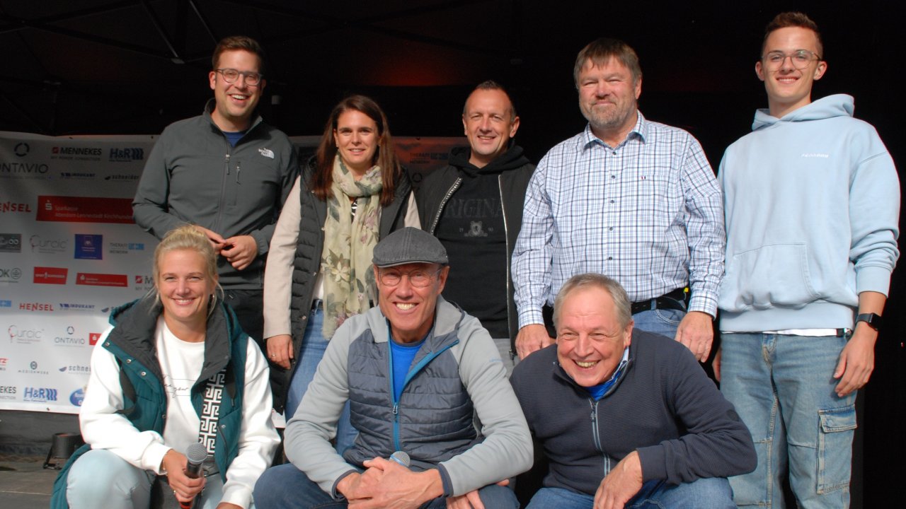 Nur dank der zahlreichen ehrenamtlichen Helfer und der Organisatoren - hier ein Foto aus dem Jahr 2024 - kann 'Lennestadt läuft' Jahr für Jahr so erfolgreichen über die Bühne gehen. von Hartmut Poggel