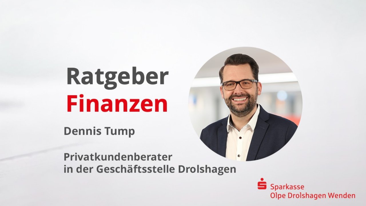 Dennis Tump, Privatkundenberater in der Geschäftsstelle Drolshagen von Grafik: LokalPlus