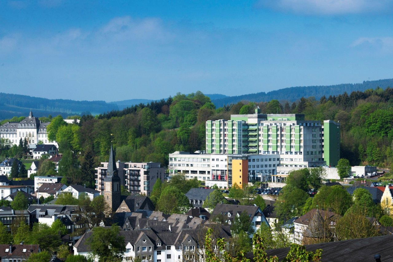 Die Helios Klinik in Attendorn. von Helios Klinik Attendorn