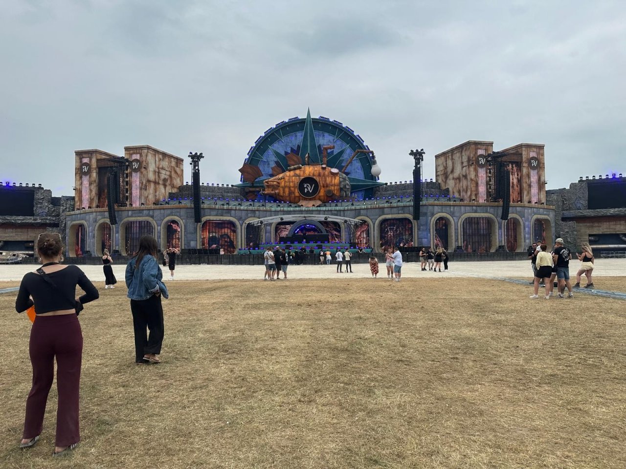 Katharina Streml aus Plettenberg ist als Helferin beim Parookaville im Einsatz. von privat
