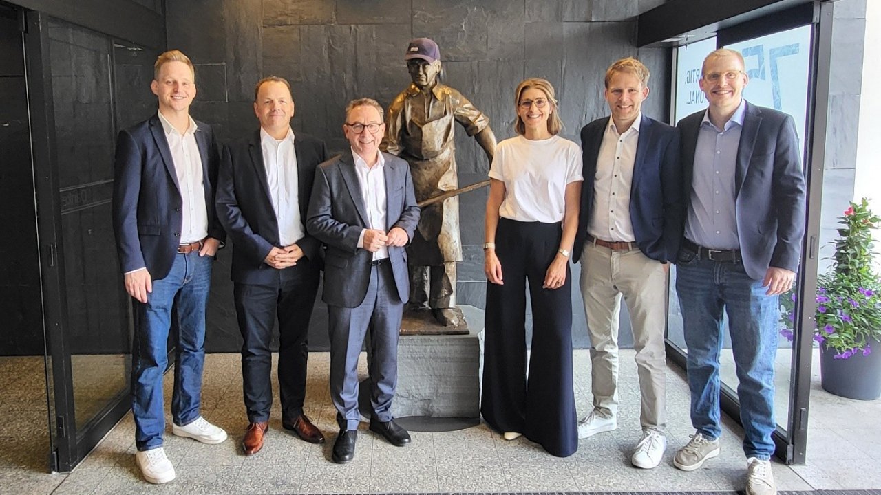 Dr. Niels Hammer übernimmt ab November die Geschäftsführung von BEULCO. (v.l.n.r. Moritz Beul, Dr. Niels Hammer, Jürgen Christian Schütz, Anna Beul Chaumeil, Peter Beul, Nils Beul) von privat
