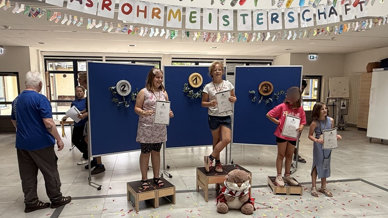 Vor den Sommerferien hat an der St.-Laurentius-Schule, Förderschwerpunkt geistige Entwicklung, die zweite Schulmeisterschaft im Blasrohrsport stattgefunden. von St.-Laurentius-Schule