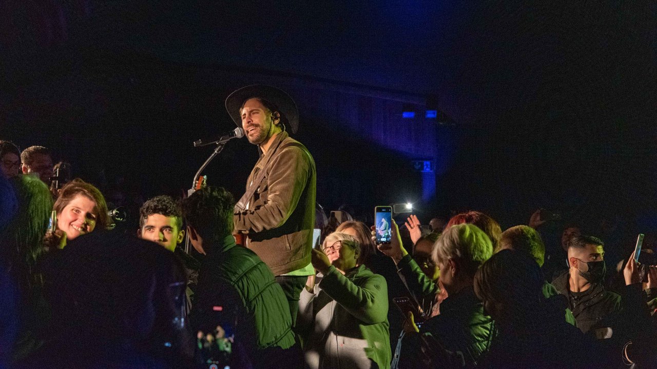 Max Giesinger feierte seinerzeit Tourabschluss in Elspe. An den Abend kann er sich noch gut erinnern – und kehrt gerne in den Wilden Westen zurück. von Nils Dinkel