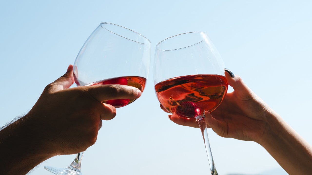 Symbolfoto Wein, Weinfest von Pixabay.com / Engin Akyurt