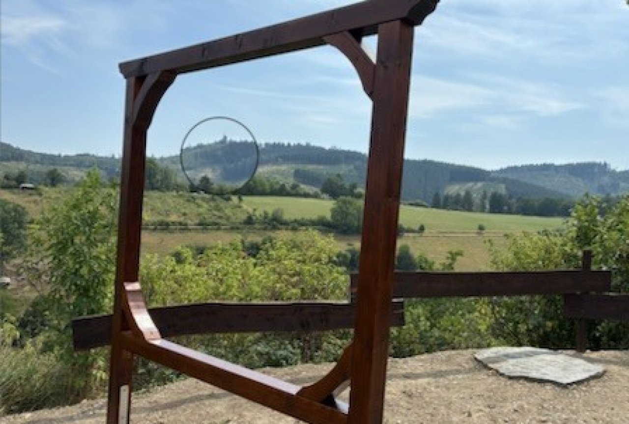 Ganz pfiffige Fotografen werden am Fotospot in der Gegenrichtung zur Burg Bilstein die Hohe Bracht entdecken... von privat