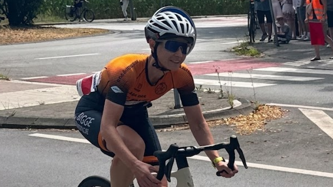 Mit dem dritten Platz in ihrer Altersklasse hat Magdalene Kolm ihre Premiere auf der Triathlon-Kurzdistanz in Kamen erfolgreich gemeistert. von privat