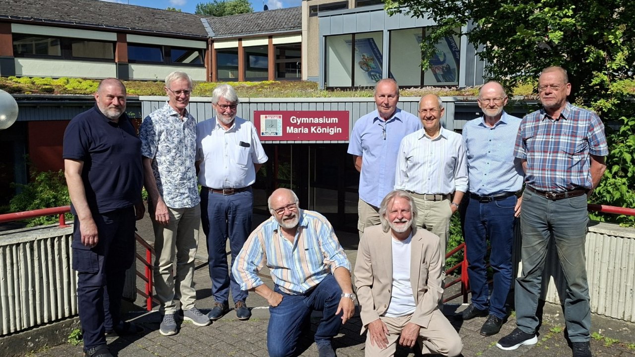 Die ersten Abiturienten aus dem Jahr 1976 waren jetzt zu Gast am Gymnasium Maria Königin. von Gymnasium Maria Königin