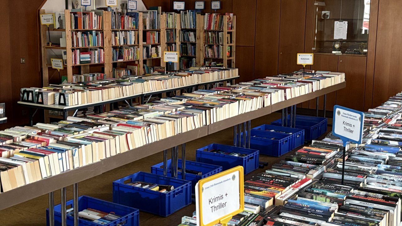 Für den Bücherbasar im Rahmen des Stadtfests ist der Attendorner Lions Club auf Spenden angewiesen. von Lions Club Hansestadt Attendorn