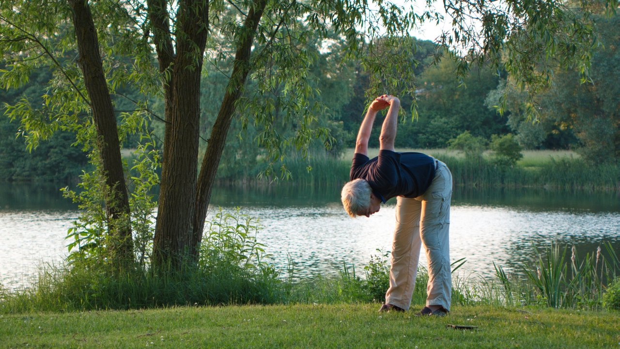 Für Senioren Ü60 findet im Sportpark Repetal - im Rahmen der Einweihung des Sportplatzes - die Aktion „Beweglichkeit im Alter“ statt. von pixabay