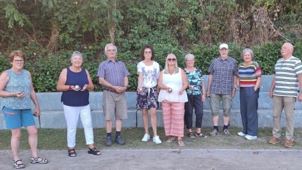 Die Ehrenamtsbörse EiL lädt zum Boule-Spiel in den Veischedepark nach Grevenbrück ein. von privat