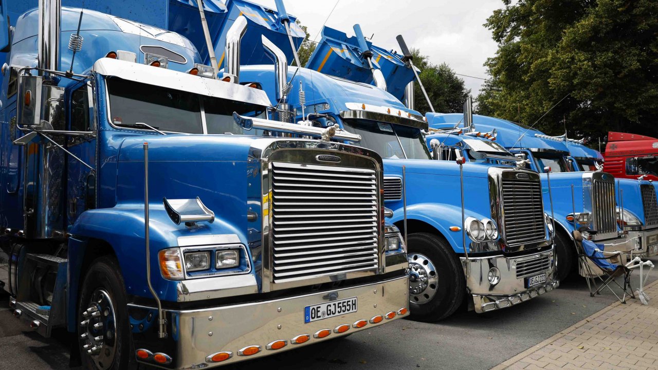Mehr als 220 Trucks werden zum 30. Truck- & Countryfestival in Saalhausen erwartet. von Chiara Heidschötter