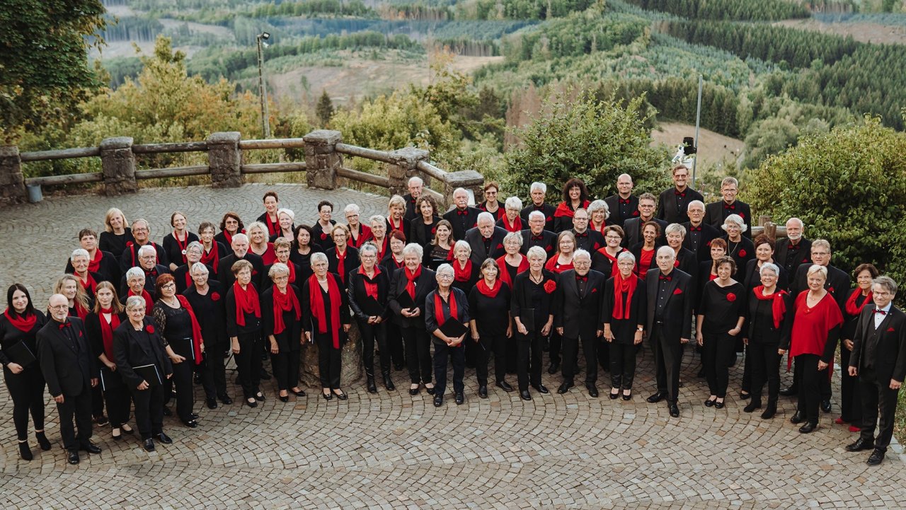 Zu einem Weihnachts-Benefizkonzert an der Krippe lädt der Kirchenchor Meggen ein. Der Vorverkauf für dieses hochkarätige Ereignis startet am Sonntag, 23. August. von privat