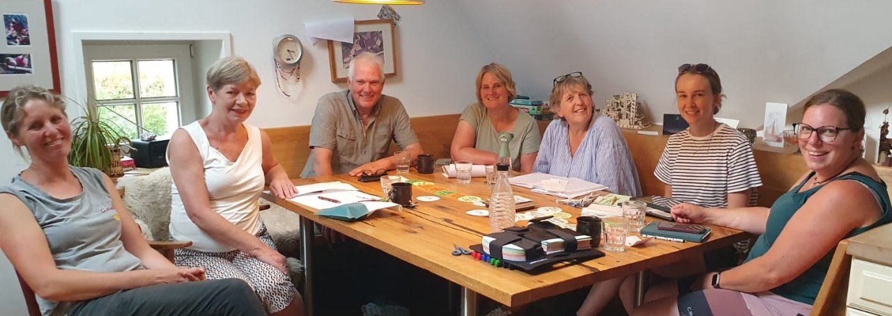 Gründungsbesprechung: (v.l.) Claudia Belke, Barbara Kruse, Michael Richard, Jessica Stracke, Hildegard Hansmann-Machula, Franziska Koopmann und Nicole Maag. von Hof Belke