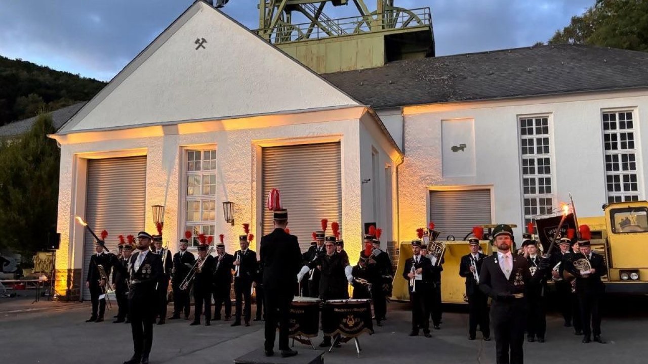 Die Meggener Knappenkapelle freut sich auf viele Besucher beim Serenadenkonzert am Siciliaschacht. von Latsch
