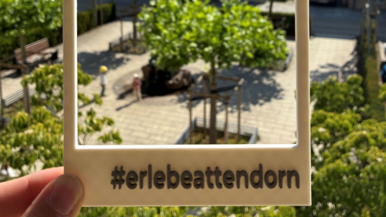Das Attendorner Stadtmarketing startet eine sommerliche Foto-Aktion mit besonderen Bilderrahmen. von Hansestadt Attendorn