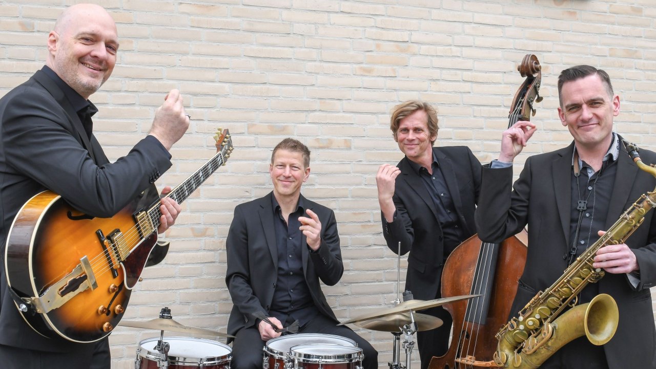 Die „Triton*jazzband“ aus Münster (v.l.): Sebastian Schnake (Gitarre), Jochen Metze (Schlagzeug), Christoph Kopp (Kontrabass), Marco Arndt (Tenorsaxophon). von Hans Hegemann
