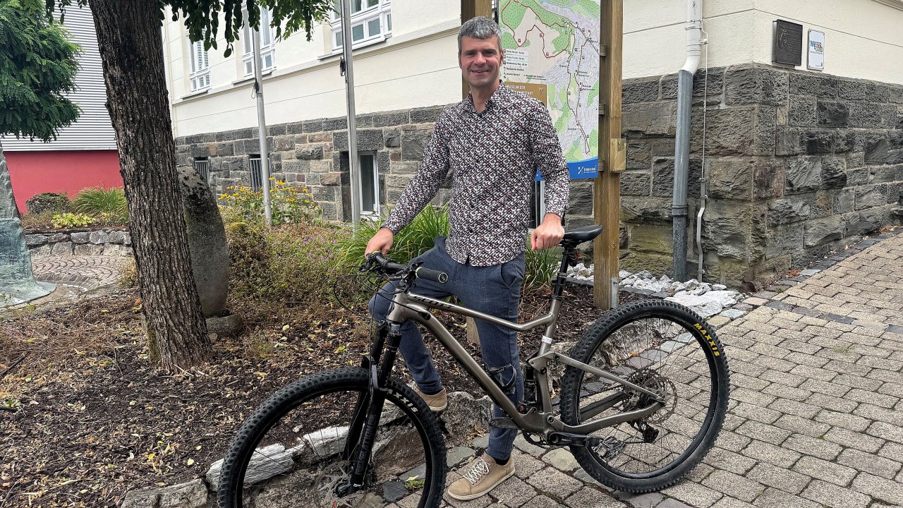 Mobilitätsmanager Philip Laister ist viel mit dem Fahrrad unterwegs. „Ohne Motor“, betont er lachen. von Kerstin Sauer