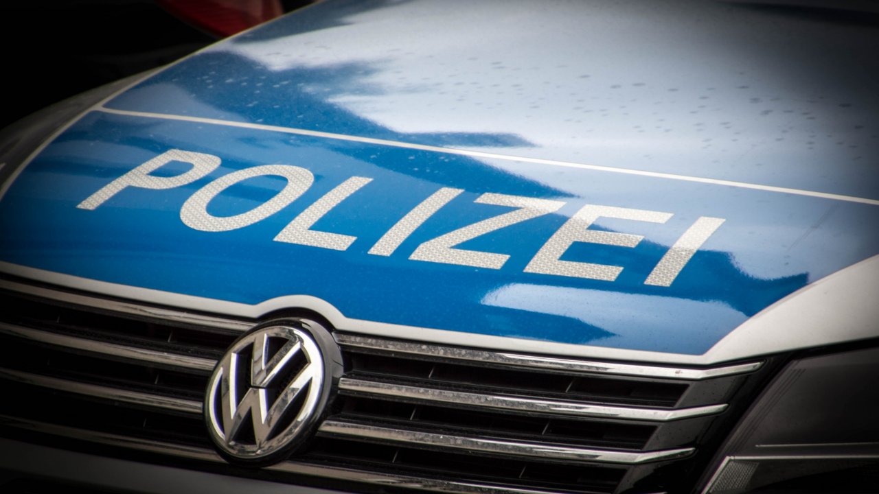 Symbolfoto,Polizei,Polizeiauto,Polizeiwache, von Nils Dinkel