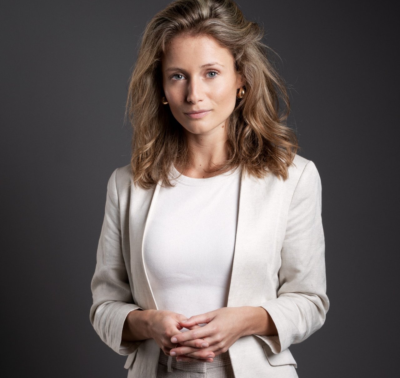 Amelie Marie Weber ist Redakteurin und Presenterin bei der ARD-Tagesschau, im Social-Media-Team von ARD-aktuell und Autorin. von Gürel Sahin