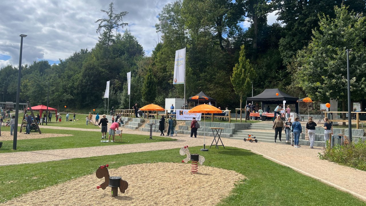 Zu einem großen Ferienabschluss-Fest lädt die Kolpingsfamilie Grevenbrück in den Veischedepark ein. von privat