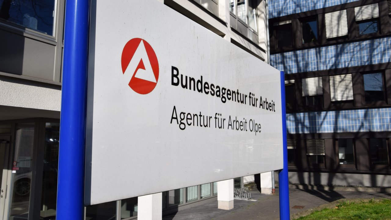 Die Agentur für Arbeit in Olpe. von Sven Prillwitz