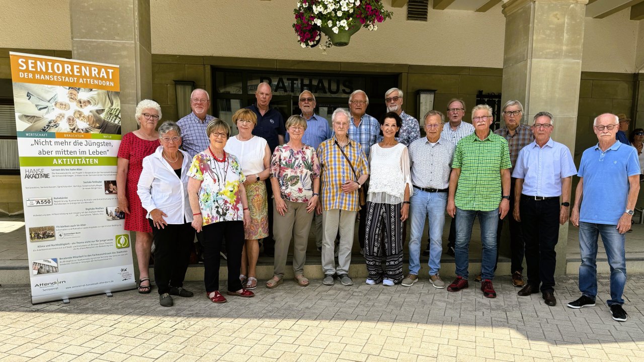 Bis Donnerstag, 10. September, können Kandidaturen für die Wahl zum neuen Seniorenrat der Hansestadt Attendorn eingereicht werden. von privat