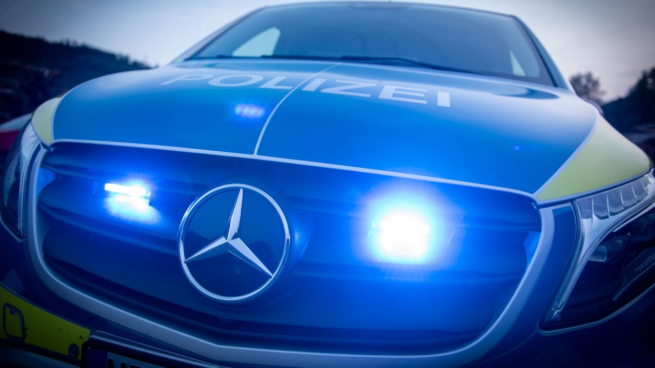 Symbolfoto für Polizei, Einsatz, Unfall, Blaulicht. von Nils Dinkel