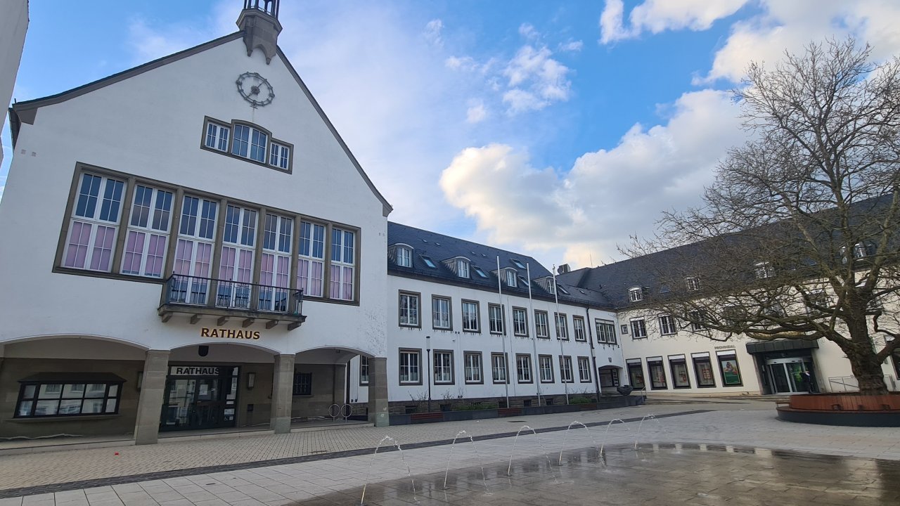 Wie sah das Attendorner Rathaus früher aus? von Nicole Voss