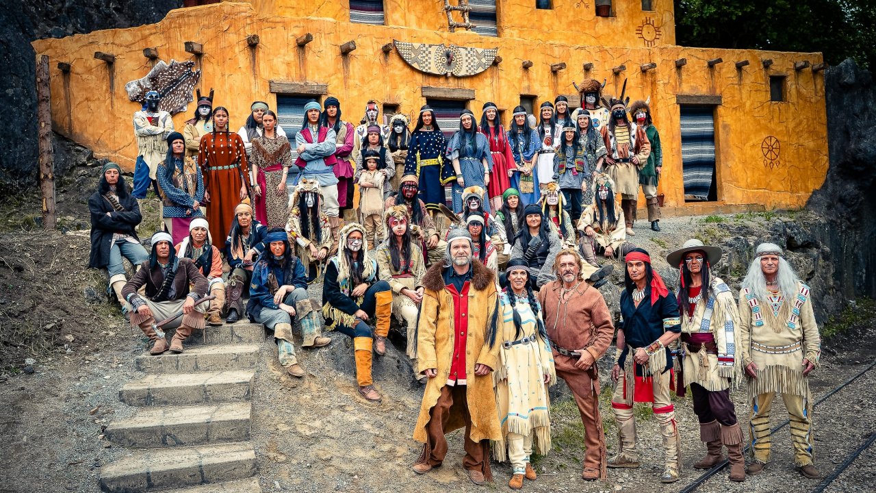 Das Ensemble der Kiowas und dar Apachen von „Winnetou I“. von Elspe Festival / Jenny Photography