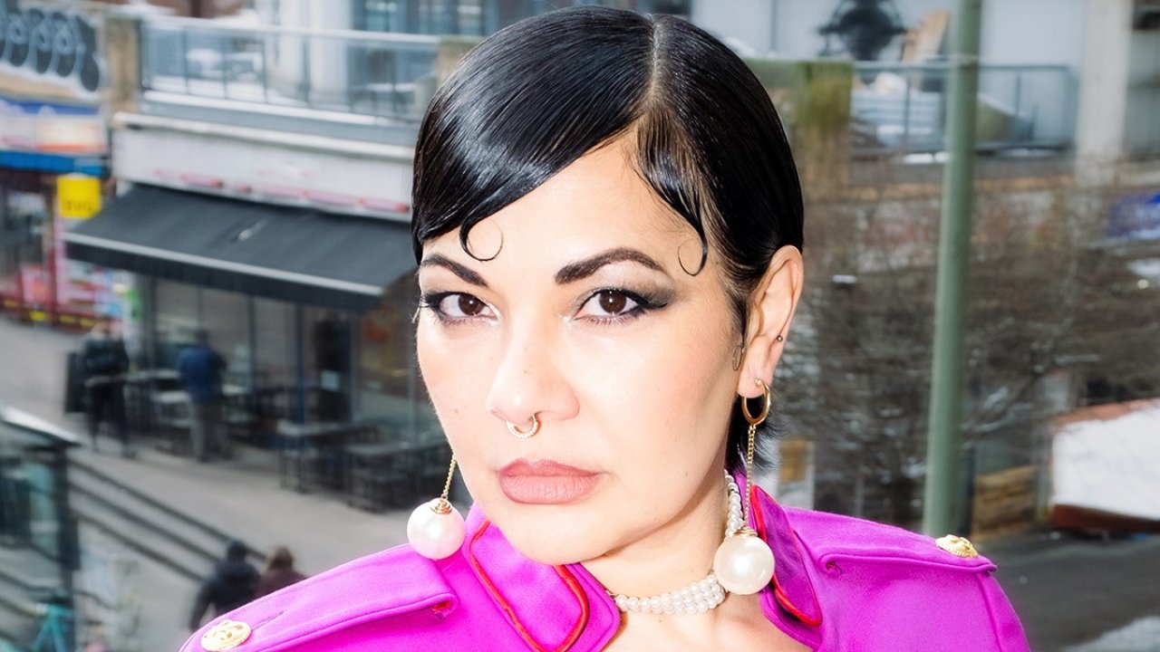 Prof. Dr. Reyhan Şahin, vielen bekannt als Lady Bitch Ray, aus ihrem autobiografischen Buch „Amazonenbrüste – Wie ich den Brustkrebs bekämpfte“. von Jil Krevet