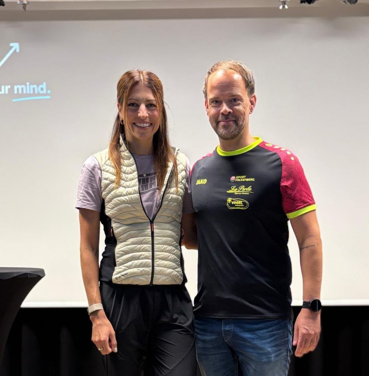 Ultraläuferin und Profisportlerin Rosanna Buchauer mit Björn Picker. von privat