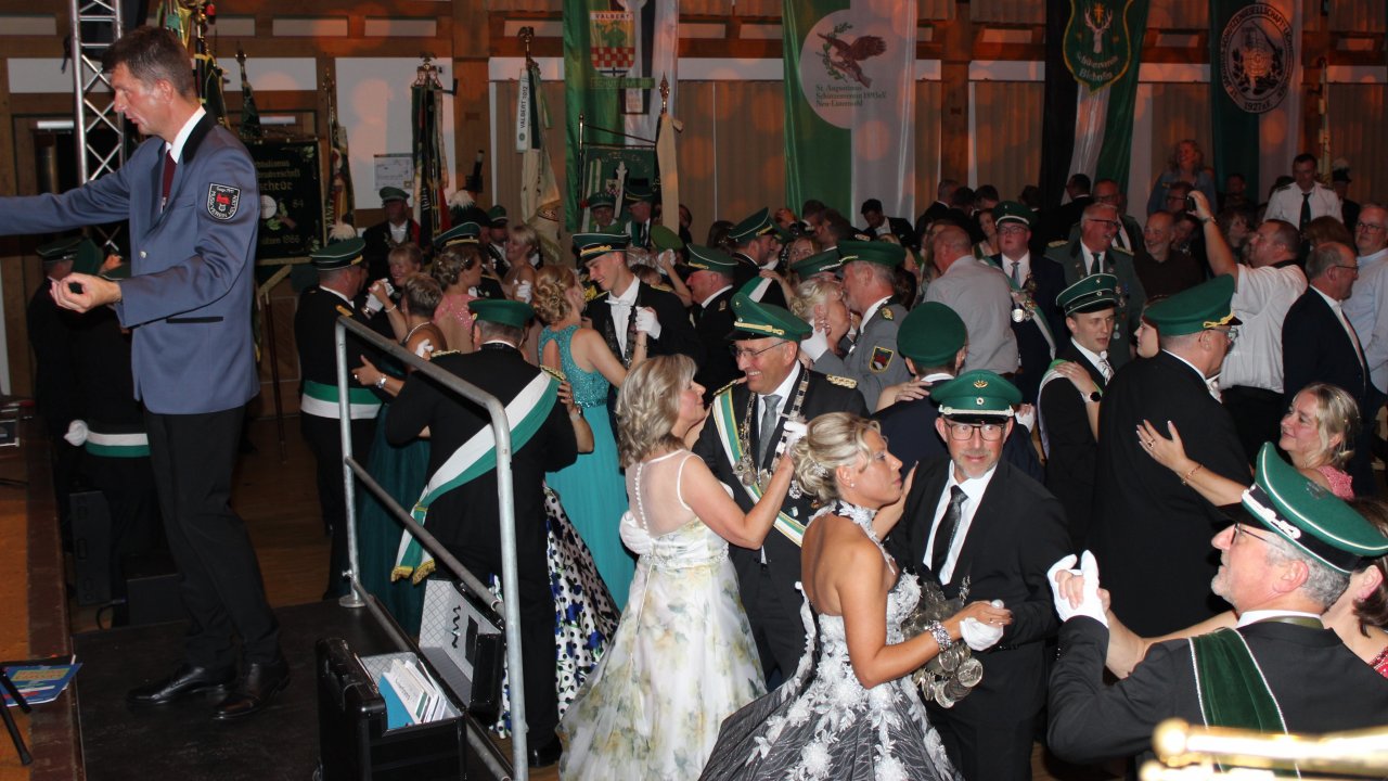Impressionen vom Herbstball der Attendorner Schützen von privat