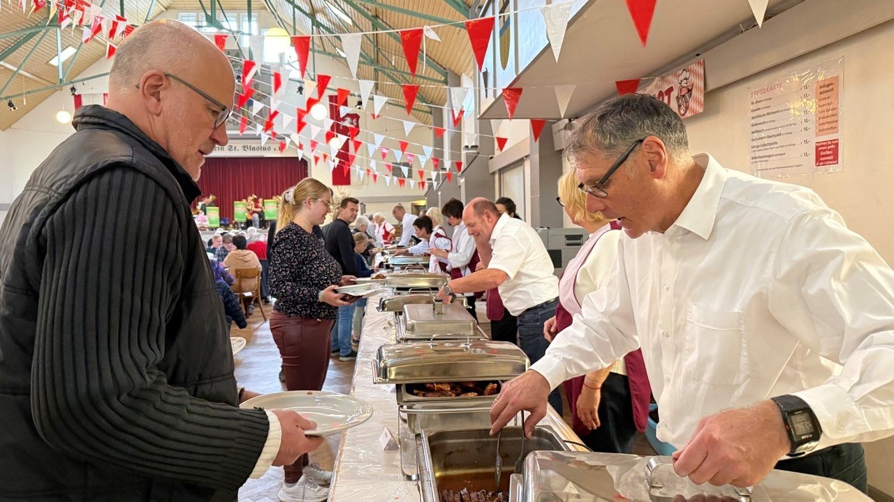 Das beliebte Schlachtfest in Grevenbrück findet in diesem Jahr am Sonntag, 4. Oktober, statt. von privat