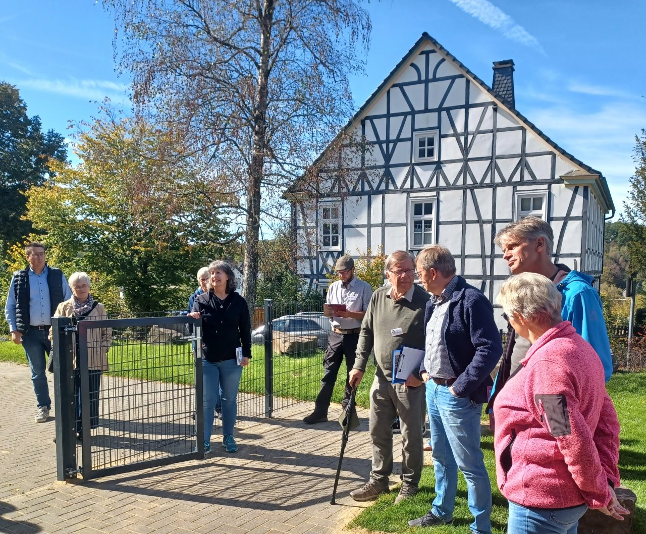 Die Jury bei der Dorfbegehung in Rhode. von Kreisstadt Olpe