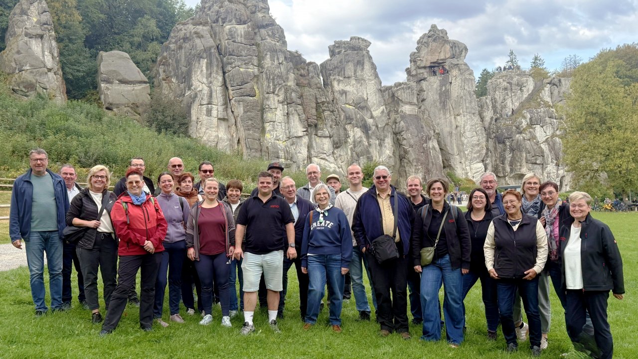 Die Chorfahrt der Möllmicker Chöre führte jetzt ins Weserbergland. von Joachim Jung