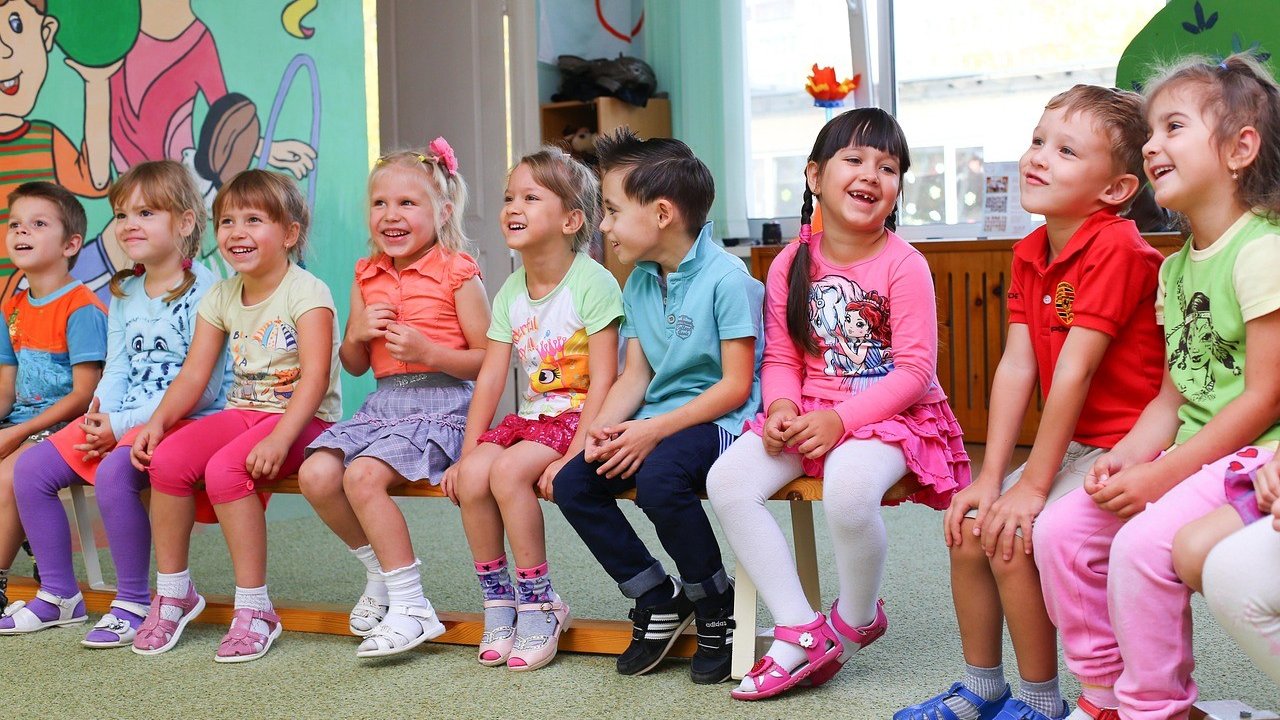 Kurse für Kinder ab 1,5 bzw. 4 Jahren bietet die Musikschule Lennestadt-Kirchhundem an. von pixabay