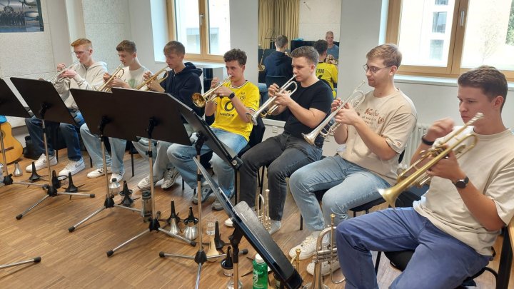 Satzprobe bei den Trompetern des Kreisjugendblasorchesters.