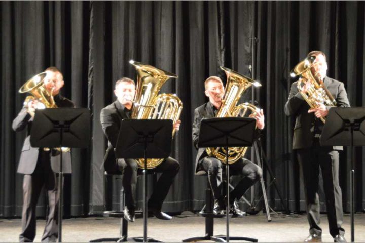 Tuba-Quartett begeistert Zuhörer