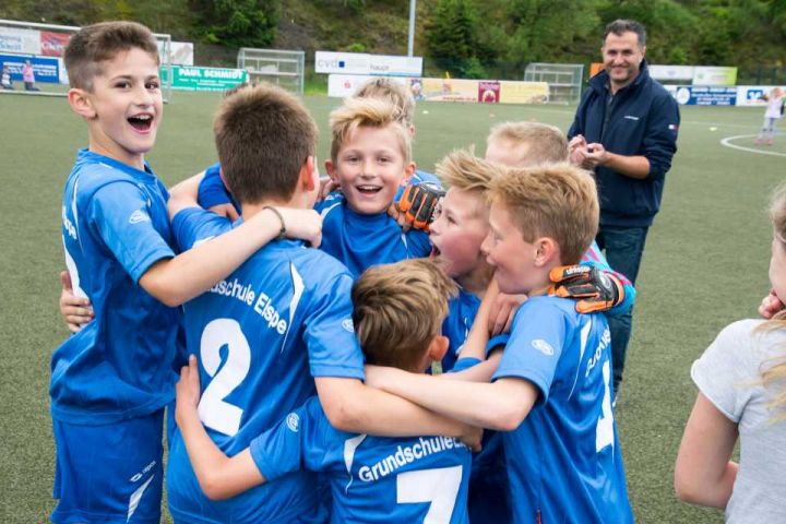 Grundschule Elspe gewinnt Volksbank-Cup