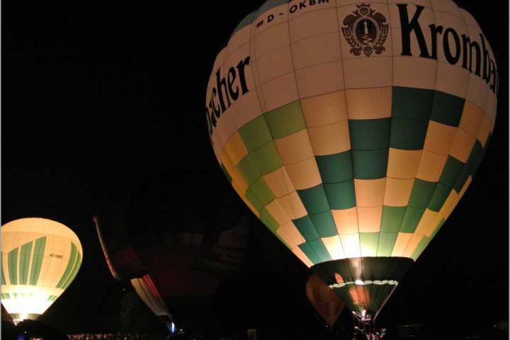 Sechs Heißluftballons sorgen für Highlight beim Sommerfest
