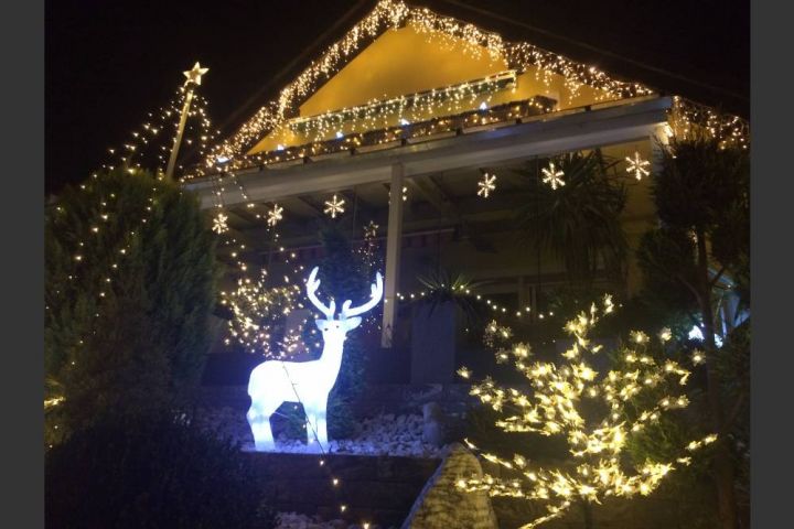 Malermeister aus Wenden sorgt für weihnachtlichen Lichterglanz im ganz großen Stil