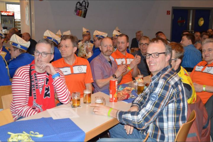 Herrensitzung in Attendorn bringt Karnevalsgemeinde zum Toben