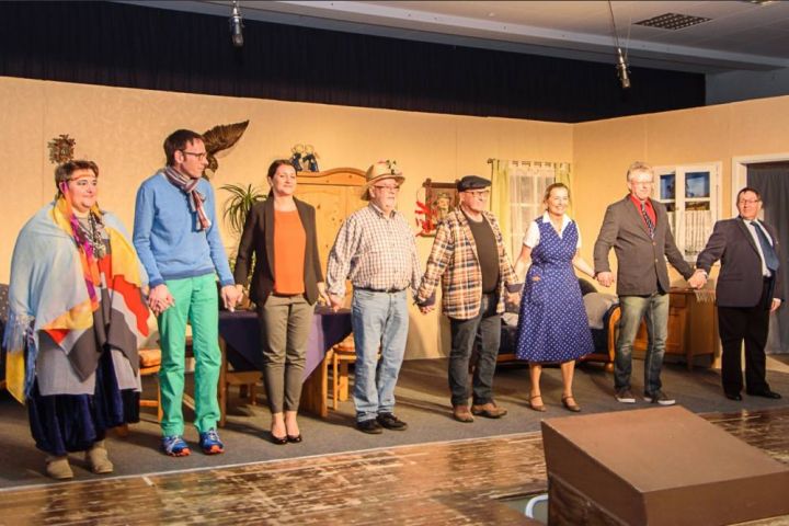 Sauerländer Volksbühne Elspe: Premiere der Komödie „Der Zauber des Krugerhofs“