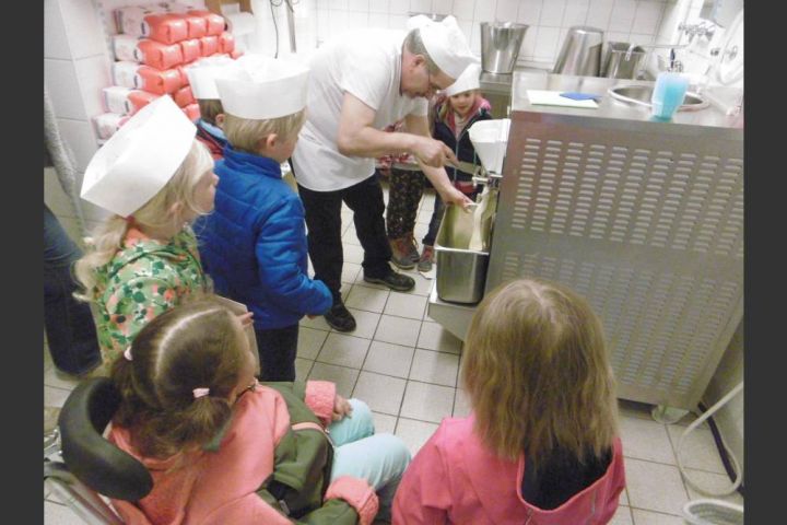 Projekt „Haus und Eisdiele“ im Kindergarten St. Johannes Nepomuk Finnentrop