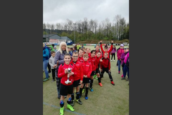 Rönkhausen ist Turniersieger der Grundschulmeisterschaften in Finnentrop