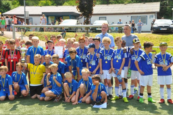 Grundschulverbund "Wendener Land" gewinnt Fußball-Kreismeisterschaften