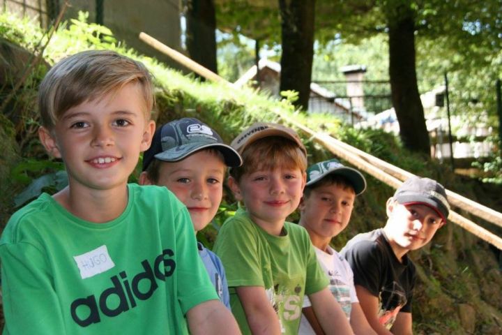 OT Grevenbrück gestaltet mit Kids einen Abenteuerspielplatz