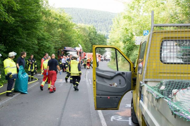 Verkehrsunfall in Saalhausen mit drei Verletzten und einer Toten