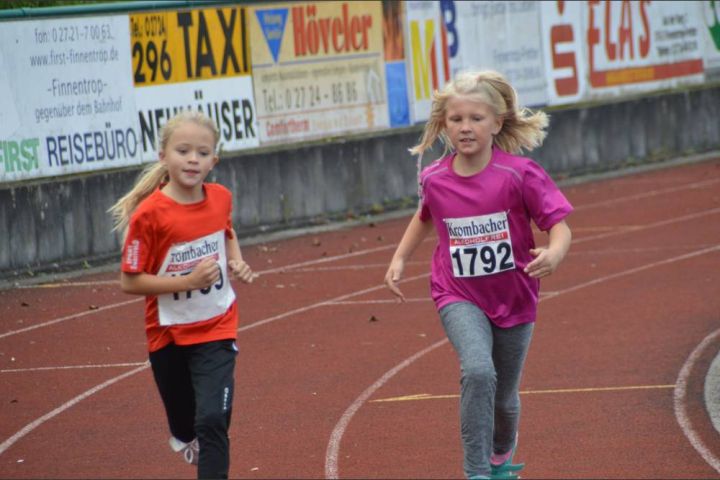 Rund 300 Teilnehmer starten beim Herbstwaldlauf in Fretter