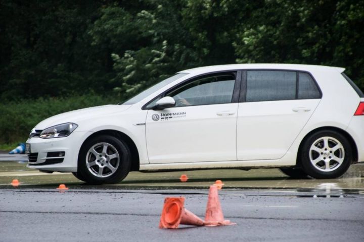 Zwischen Action und Ablenkung: Grenzerfahrungen am Lenkrad